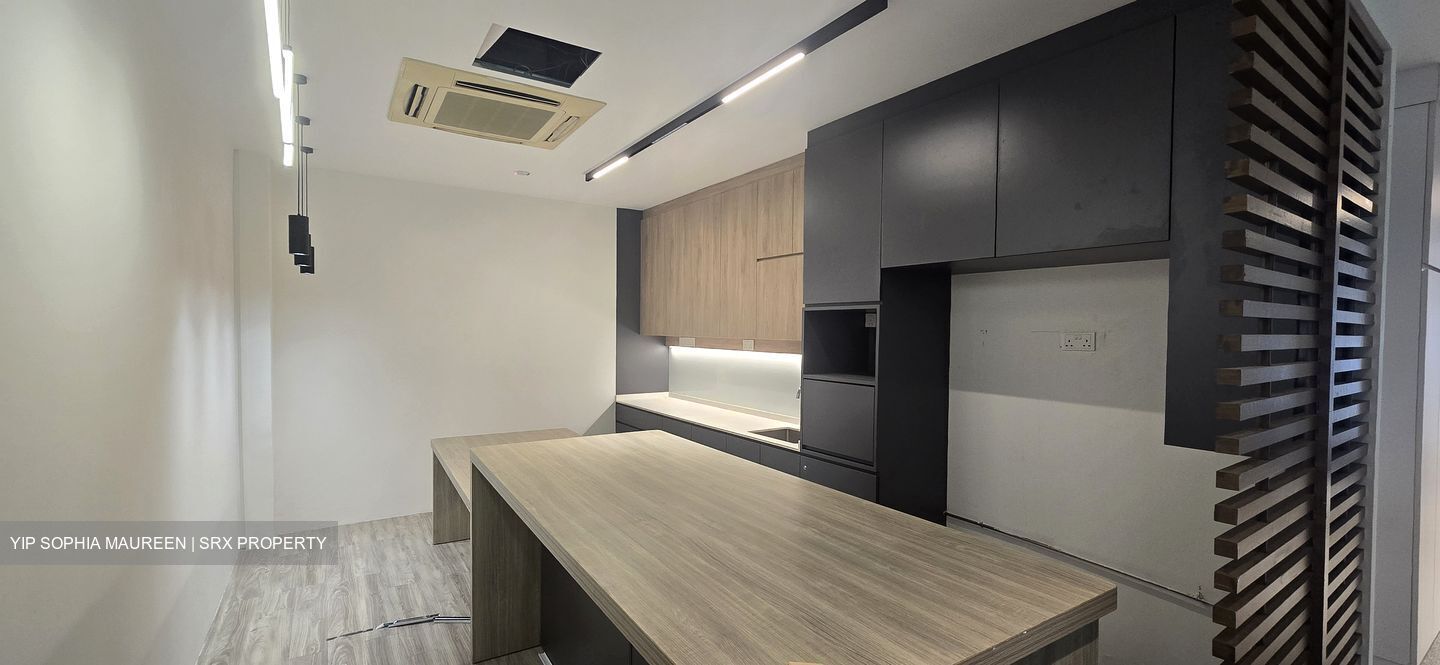 991 Alexandra (D5), Office #554388591